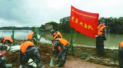 抗洪抢险给这群90后的大学生活画上圆满句号