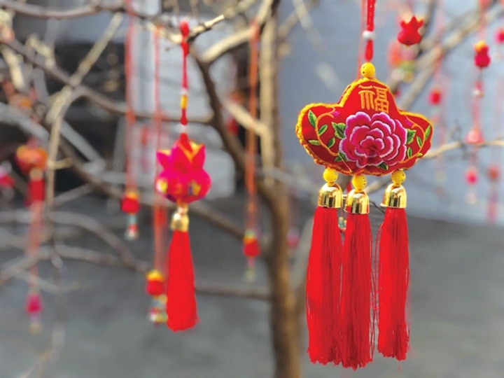 临汾市工艺美术大师陈凤娥：一丝一缕绣传承