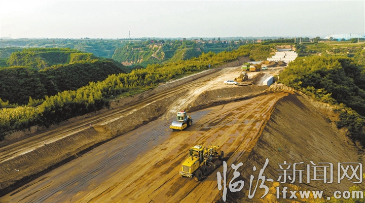 襄汾：施工现场热气腾腾