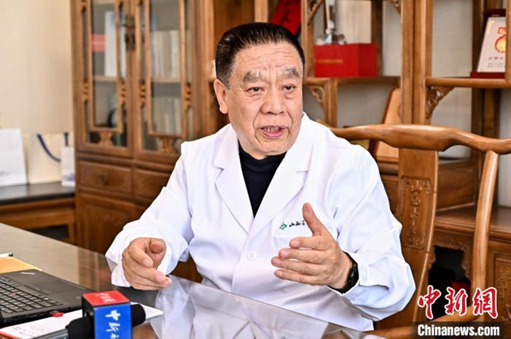 当中医“遇见开云注册注册”人工智能：不错过风 也不盲目跟风