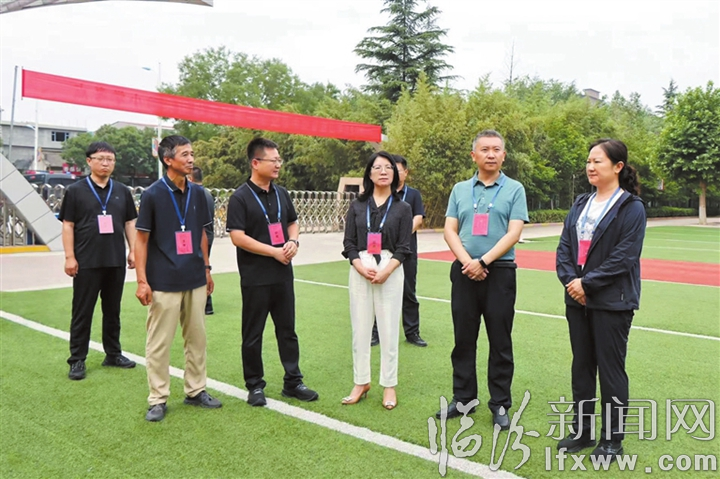 市委常委、洪洞县委书记张潞萍,洪洞县委副书记、县长王向辉调研教育教学工作.jpg
