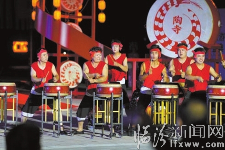 现场比拼 看谁更胜一筹.jpg