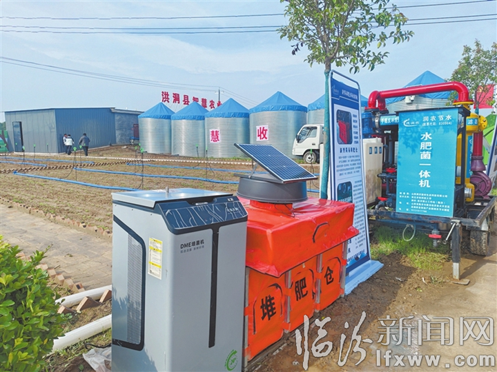 粪肥还田设备助力农业高质量发展.jpg