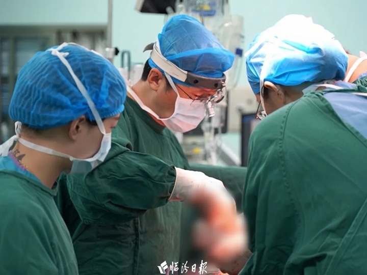 心脏长“巨瘤”！市中心医院成功“拆弹”