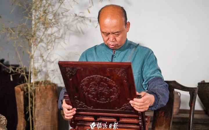 故宫归来，张启瑞把晋作家具做成 “非遗名片”…