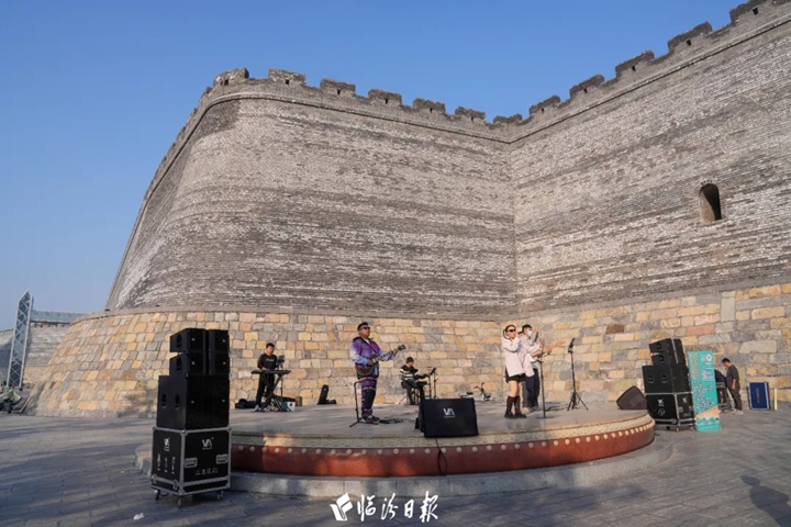 有一种周末叫临汾古城墙青年音乐会~