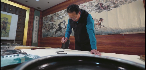 临汾实力派画马名家，创作10余米《百骏图》