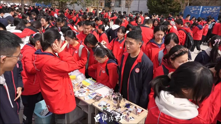 平阳校园里的这场义卖，为创文添彩！