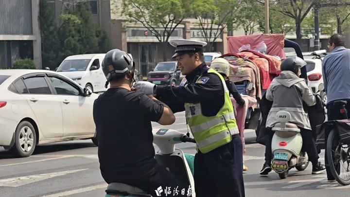 现场教育+手写感悟！临汾交警劝导有“新招”→