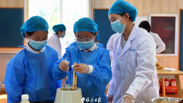 临汾这场沉浸式职业探索，同学们直呼“过瘾”~