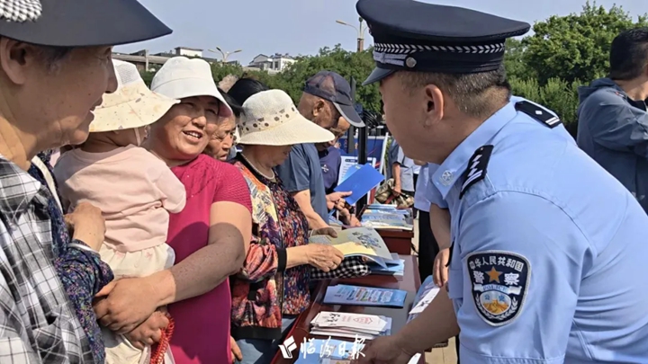 教你守护“钱袋子”！临汾民警现场科普→