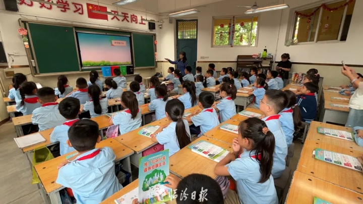 开课啦！“垃圾分类讲师”走进临汾校园→