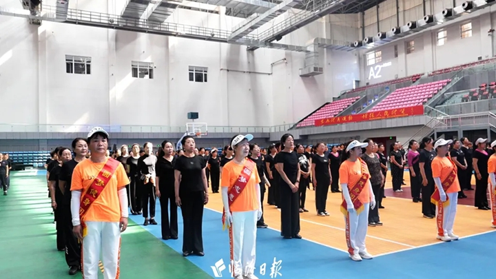 国家级教练授课！临汾400余人齐跳广场舞