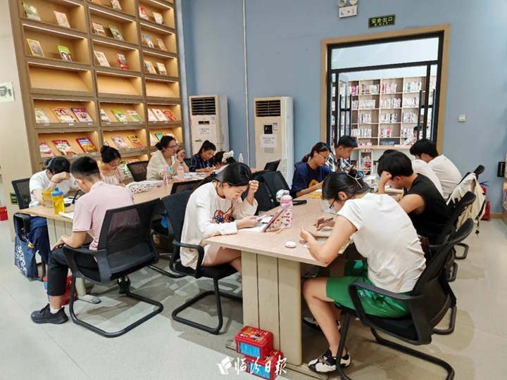 襄汾图书馆，学子收心“充电站”！