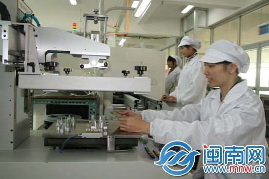 高新技术产业强势崛起